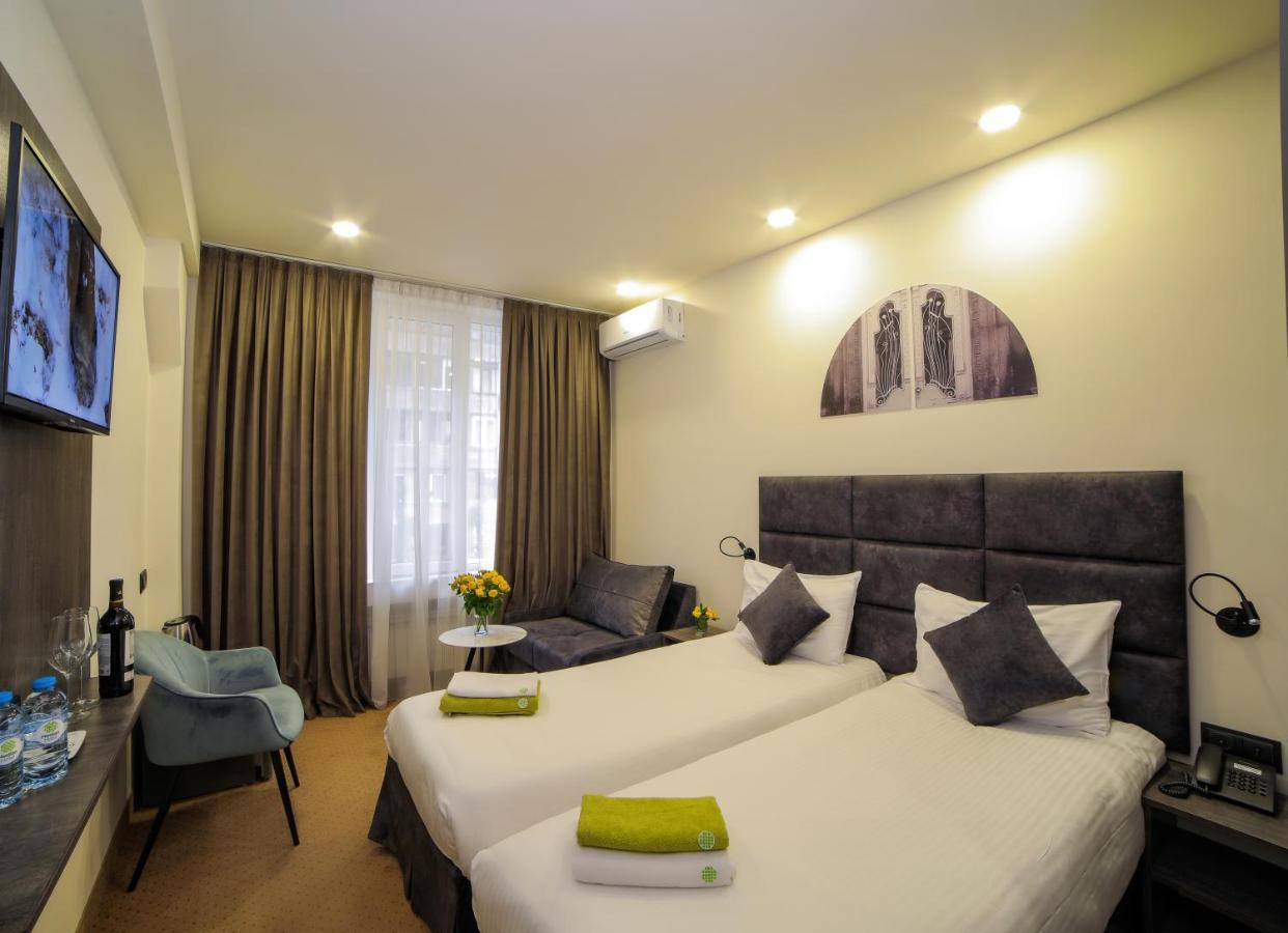 Median Hotel, City Center 耶烈万 外观 照片